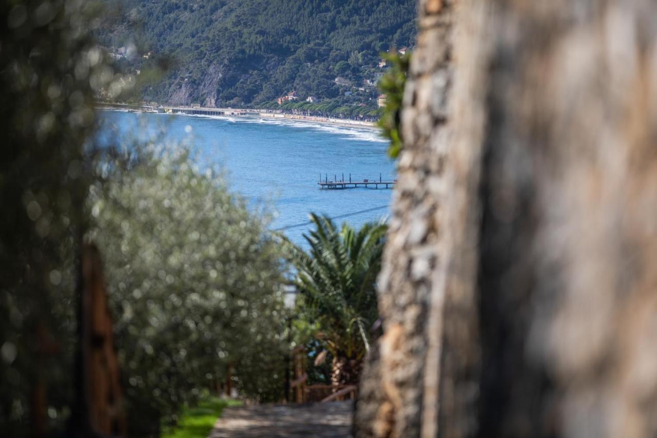 La Sterlizia Di Santa Croce Hotel Alassio Exterior photo