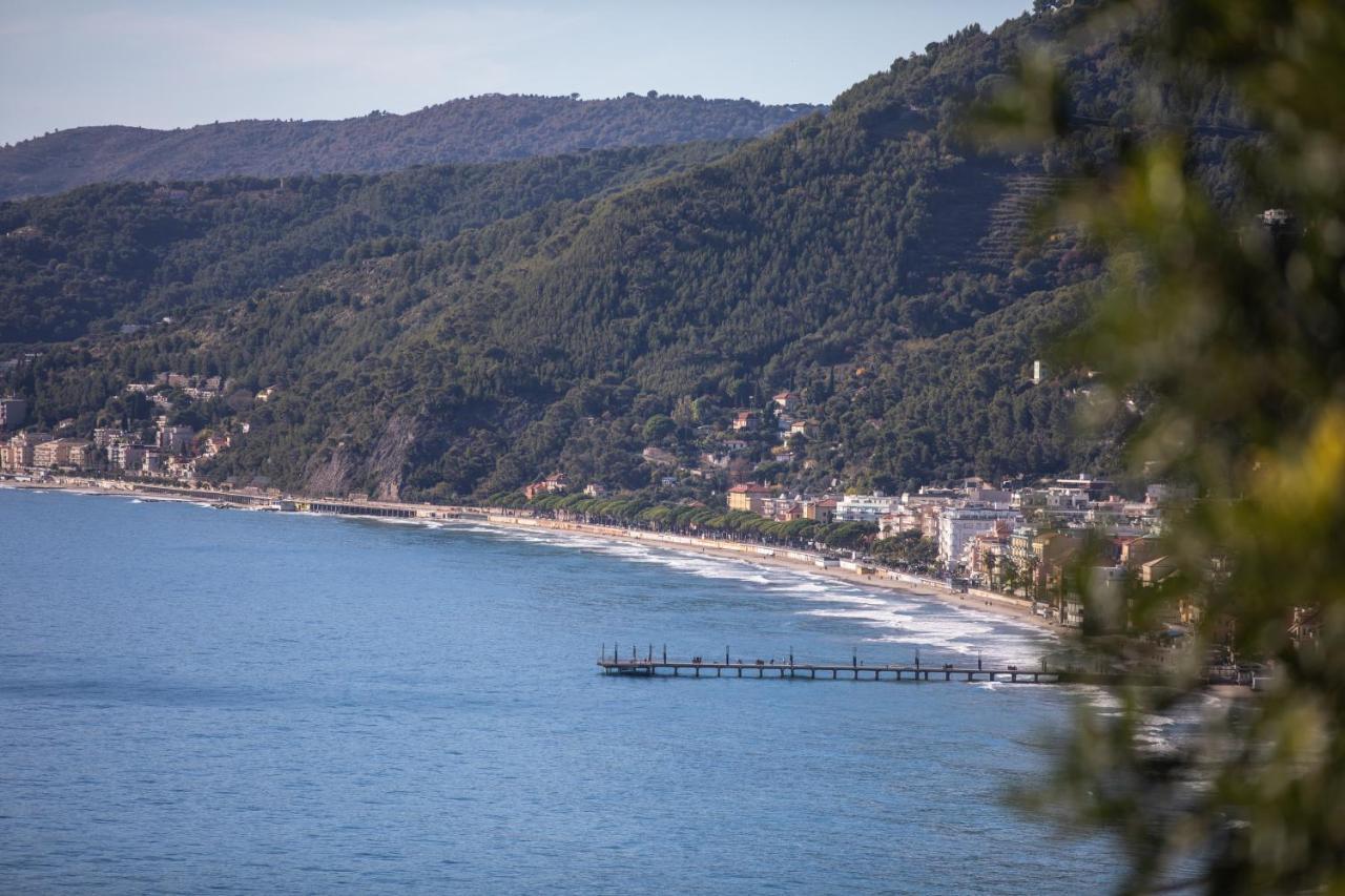 La Sterlizia Di Santa Croce Hotel Alassio Exterior photo